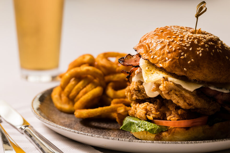 Children can enjoy great meals when staying at this kid -friendly hotel near Christchurch.